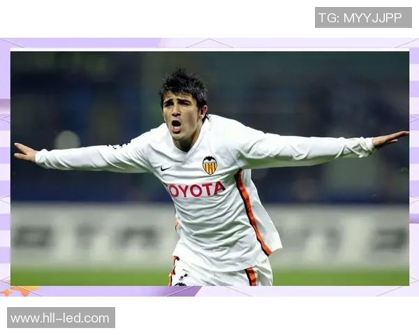 四位足球传奇巨星的巅峰表现与影响力解析