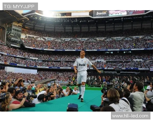 开足球球星卡如何盈利揭秘 适合新手的赚钱技巧与市场分析